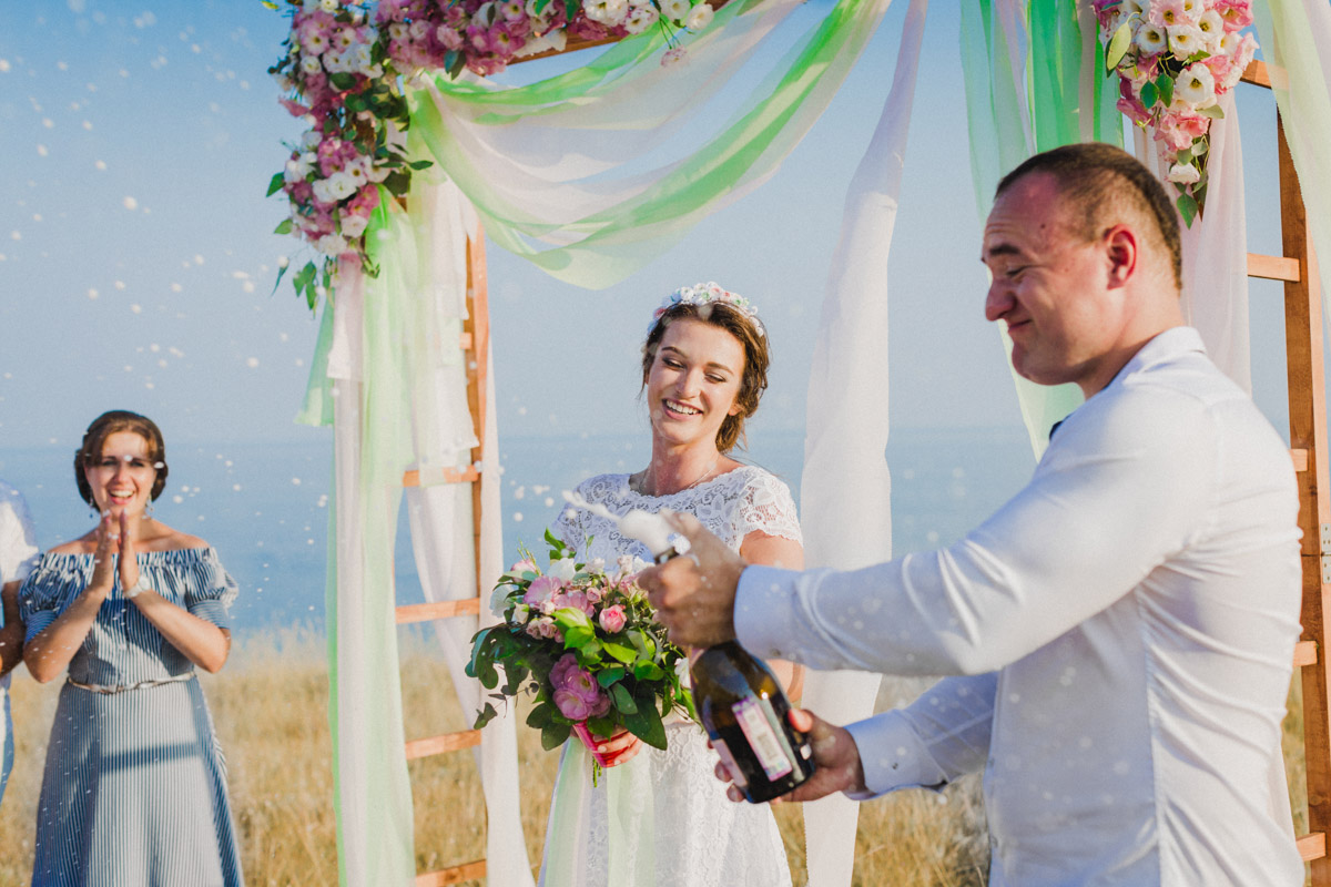 Выездная свадебная церемония в крыму
